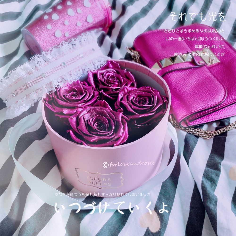 Metallic Pink Infinity Roses luxury flower box